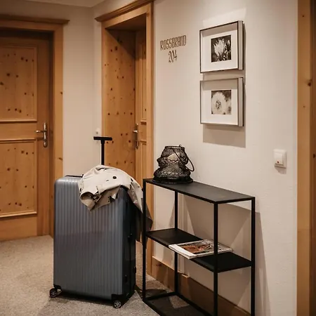 Happy Hotel