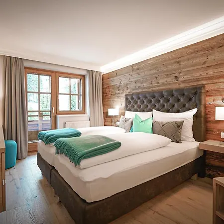 Hotel Happy 4*