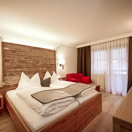 Happy Hotel 4*