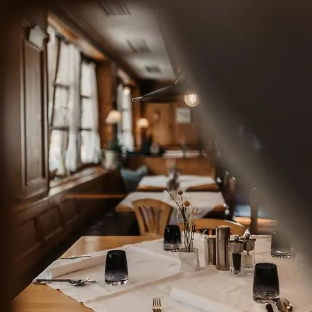 快乐费尔兹姆斯酒店 酒店 4*