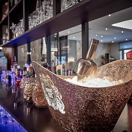 快乐费尔兹姆斯酒店 4*