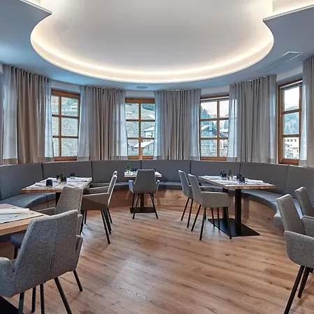 Happy フィルツモース