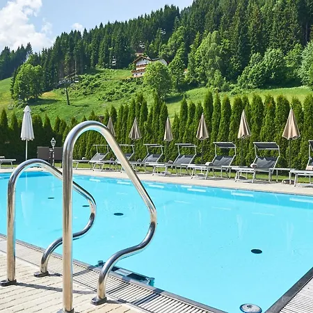 Happy Hotel